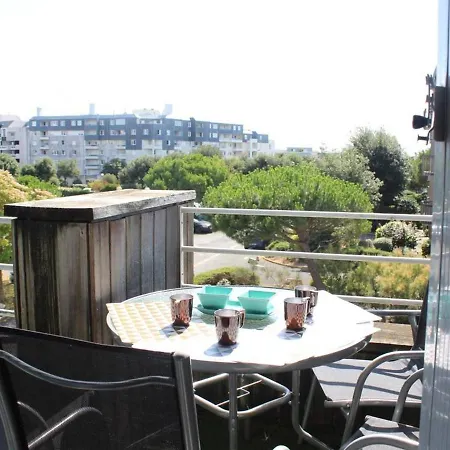 2 Pieces Avec Balcon Vue Mer, Et Port Au Pied, La Rochelle, 4 Couchages - Fr-1-246-268 Appartement *